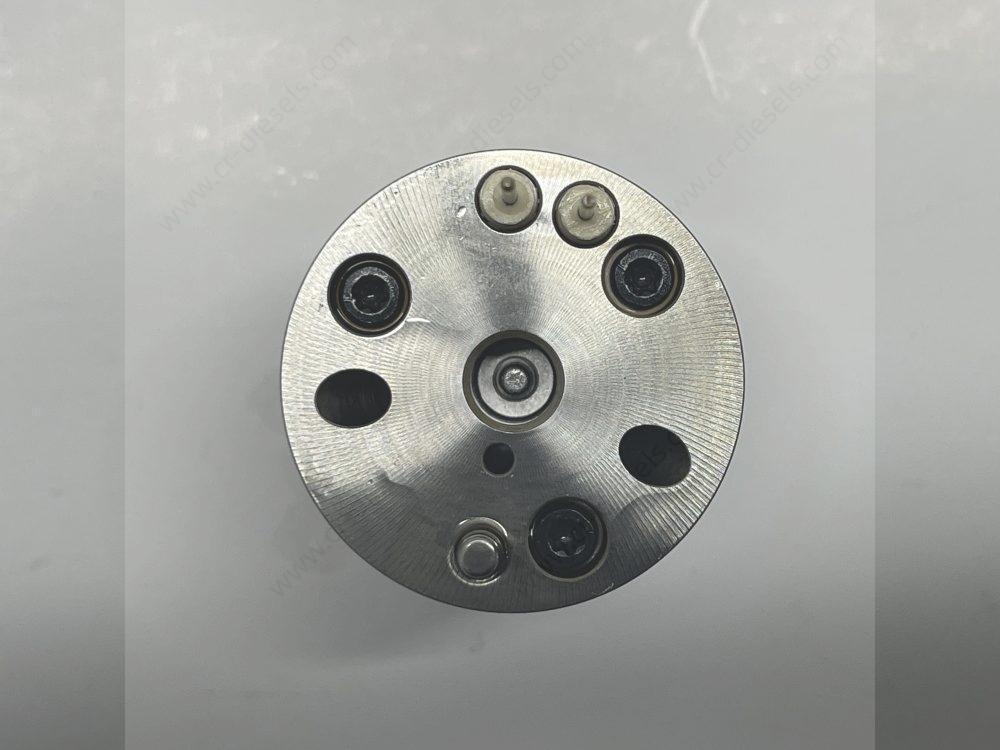 dlw-valve-cv7002-7206-0379-top-flat Top-down flat view of DLW CV7002 control valve, showing ultra-precise polished seating surface.